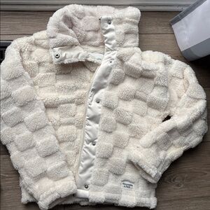 4 Abercrombie Kids Cream Textured Puffer Jacket and tops